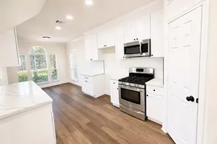 13538 Shadow Falls Ct, Houston, TX 77059 - Photo 8