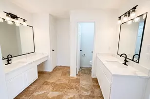 13538 Shadow Falls Ct, Houston, TX 77059 - Photo 28