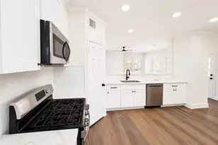 13538 Shadow Falls Ct, Houston, TX 77059 - Photo 6