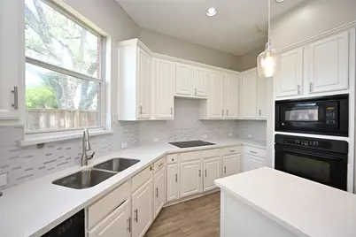 1502 Beaconshire Road, Houston, TX 77077 - Photo 18