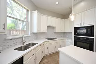 1502 Beaconshire Rd, Houston, TX 77077 - Photo 18