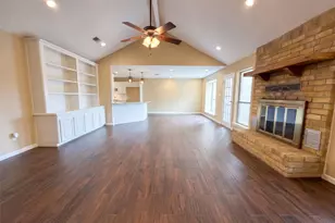 63 April Wind Dr S, Conroe, TX 77356 - Photo 10