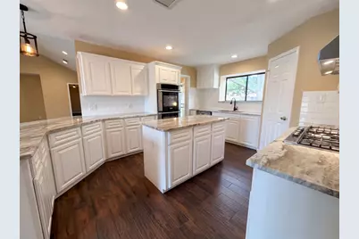63 April Wind Drive S, Conroe, TX 77356 - Photo 8