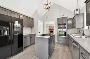 4906 Pleasure Lake Ln, Willis, TX 77318 - Photo 12