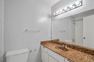 10211 Sugar Branch Dr, Houston, TX 77036 - Photo 10
