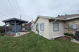 10807 Emery Dr, Houston, TX 77099 - Photo 14