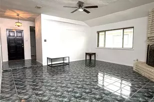 10807 Emery Dr, Houston, TX 77099 - Photo 2