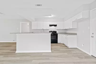 125 Bastrop Street, Angleton, TX 77515 - Photo 6