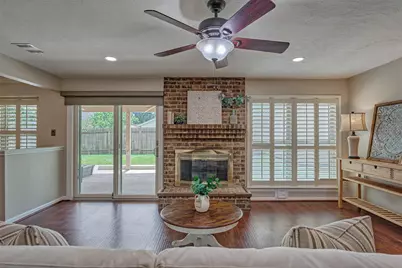 5823 Fair Forest Drive, Houston, TX 77088 - Photo 10