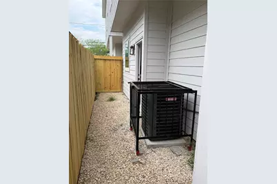 8706 Southview Street, Houston, TX 77051 - Photo 14