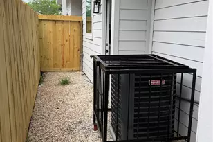 8706 Southview St, Houston, TX 77051 - Photo 14