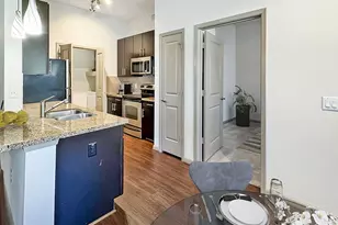 306 McGowen St, Houston, TX 77006 - Photo 2