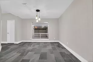 11710 Bowlan Ln, Houston, TX 77035 - Photo 38