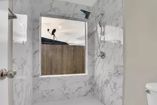 11710 Bowlan Ln, Houston, TX 77035 - Photo 34