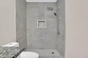 11710 Bowlan Ln, Houston, TX 77035 - Photo 18