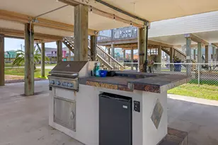 1110 Treaty Dr, Surfside Beach, TX 77541 - Photo 4