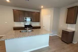 900 Lady Bird Ln, College Station, TX 77845 - Photo 2