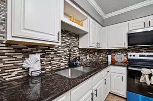6114 S Greenpark Dr, Houston, TX 77072 - Photo 16