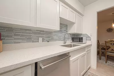 2201 Fountain View Drive #9, Houston, TX 77057 - Photo 18