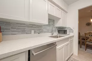 2201 Fountain View Dr, Houston, TX 77057 - Photo 18