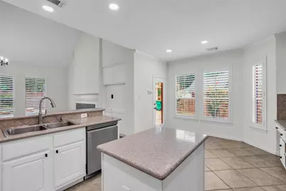 79 W Shale Creek Circle, The Woodlands, TX 77382 - Photo 18