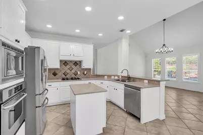 79 W Shale Creek Circle, The Woodlands, TX 77382 - Photo 14