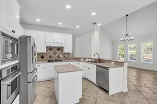 79 W Shale Creek Cir, The Woodlands, TX 77382 - Photo 14