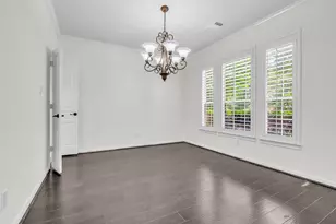 79 W Shale Creek Cir, The Woodlands, TX 77382 - Photo 10
