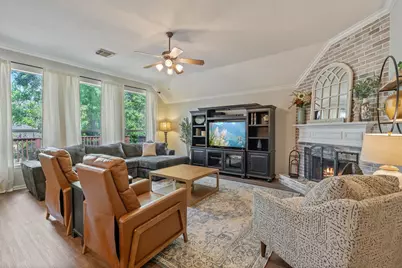 2504 N Yorkchase Lane, Conroe, TX 77304 - Photo 12