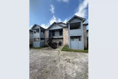812 Jefferson Avenue #D, Cleveland, TX 77327 - Photo 2