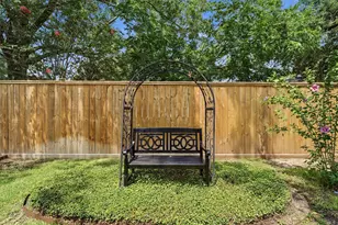 18319 Hereford Ln, Houston, TX 77058 - Photo 38