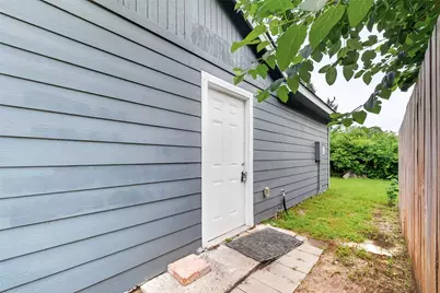 6715 Victoria Street #B, Houston, TX 77020 - Photo 2