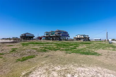 975 Marjorie, Gilchrist, TX 77617 - Photo 4