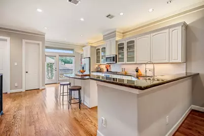 1013 Crocker Street, Houston, TX 77019 - Photo 8