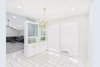 7611 Hopewell Lane, Houston, TX 77071 - Photo 10