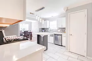 2202 Falling Oaks Rd, Houston, TX 77038 - Photo 12