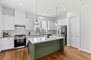 2808 Grand Fountains Dr, Houston, TX 77054 - Photo 2