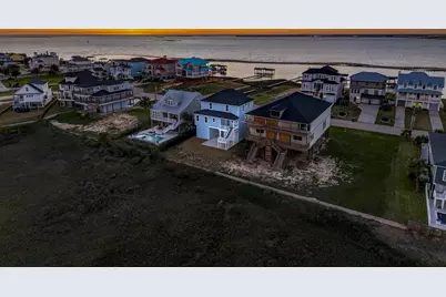 9417 Vista Bella, Galveston, TX 77554 - Photo 4
