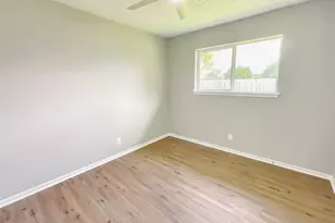 522 Irene Dr, Highlands, TX 77562 - Photo 24