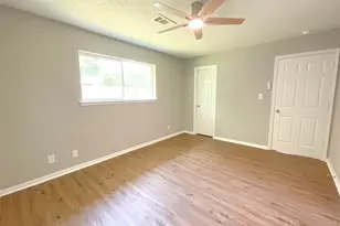 522 Irene Dr, Highlands, TX 77562 - Photo 16