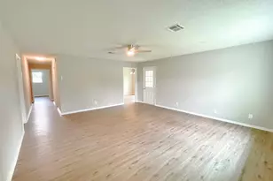522 Irene Dr, Highlands, TX 77562 - Photo 6