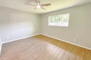 522 Irene Dr, Highlands, TX 77562 - Photo 16