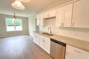 522 Irene Dr, Highlands, TX 77562 - Photo 10