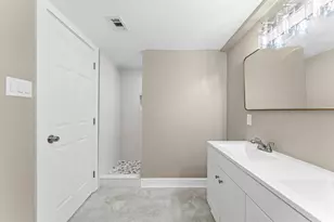 2202 Des Jardines St, Houston, TX 77023 - Photo 22