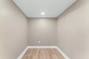 2202 Des Jardines St, Houston, TX 77023 - Photo 20