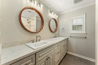 10203 Green Tree Road, Houston, TX 77042 - Photo 18