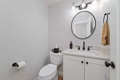 218 E Rainbow Ridge Circle, The Woodlands, TX 77381 - Photo 16