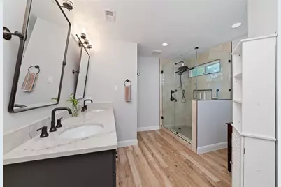 218 E Rainbow Ridge Circle, The Woodlands, TX 77381 - Photo 20