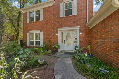 218 E Rainbow Ridge Circle, The Woodlands, TX 77381 - Photo 2