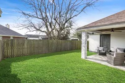 3931 Suncrest Drive, Groves, TX 77619 - Photo 22